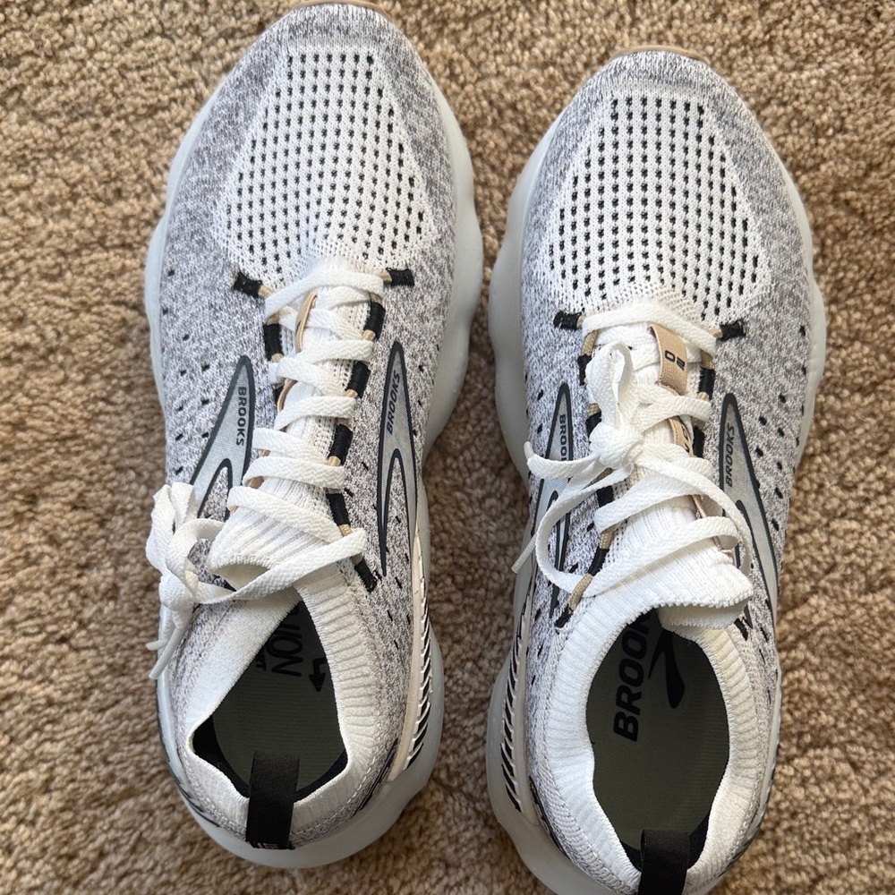 Brooks Glycerin GTS Athletic Shoes in Gray and White. NEVER WORN - Picture 2 of 8